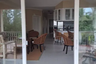 Image de Coral Condominium - Tranquil 2-bedroom overlooking the ocean in vibrant Nassau