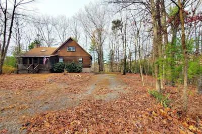 Image de Cozy, rustic 4-bedroom cabin in fabulous Lake Raystown with Ac