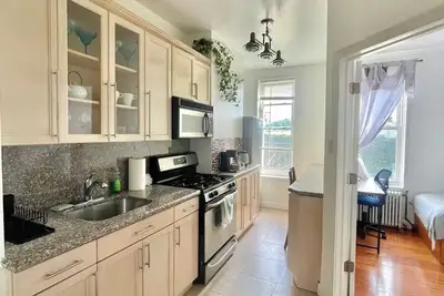 Image de Beautiful 2br with Private Entrance - Near Subway - 30min to Manhattan