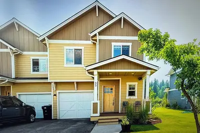 Image de 3-bedroom townhome in charming Whitefish--easy access to Snow bus & river trail!
