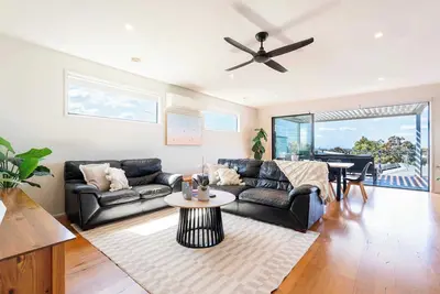 Image de Spacious Seaview Family Getaway