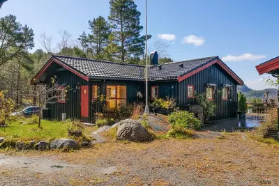 Image de Maison de 2 chambres acceptant les animaux domestiques à øydegard