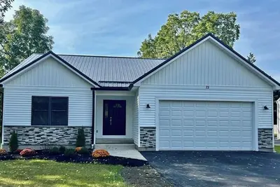 Image de Gorgeous New Build Luxury Home In The Heart of the Village! !