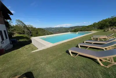 Image de Panoramic Estate in the Langhe with Pool - Up to 12 Guests, Ideal for Groups