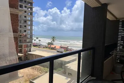 Image de Apartment across from the beach for millionaires.