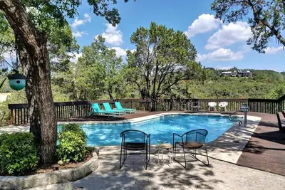 Image de Pool, Serene Views, Airy Hillside Home - Skyfall