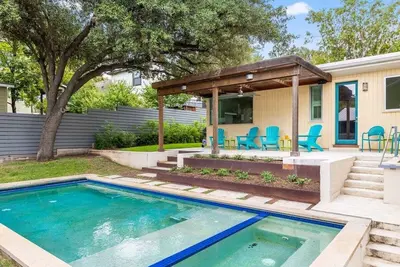 Image de Stylish 3-Bedroom Austin Retreat with Pool & Prime Tarrytown Location