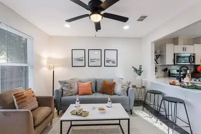 Quaint E. Austin Home, Work Travel, Fenced Yard