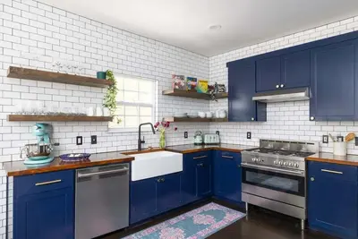 Image de Free Parking, 3br, Sleeps 10 -East Side - Red Door