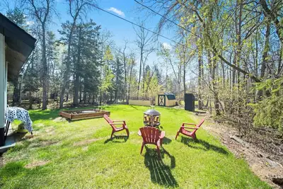 Contemporary forest retreat