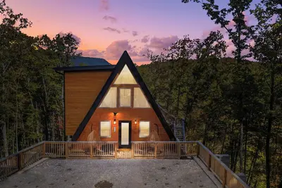 Image de New! Caramel Crest A-Frame Cabin—Beautiful, Cozy Escape by Pigeon Forge-Hot Tub