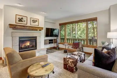 Image de New! Premium 2 Bedroom Condo in Arrowhead Village! ~ Ra503053