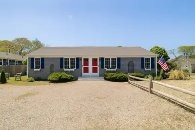 Image de “My Two Buoys” Duplex ~ Sleeps 12 ~Walk to Beaches