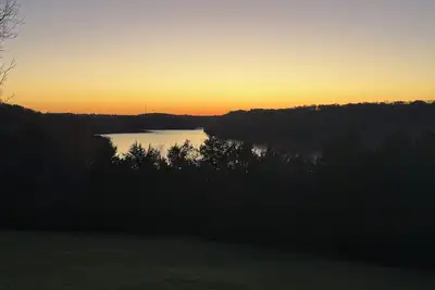 Image de New / Hot Tub, Hiking, Lake Views, Sleeps 14