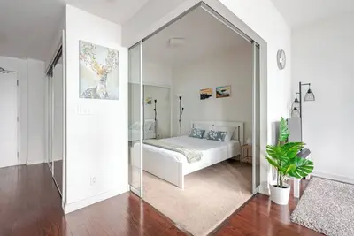 Image de Modern 1br | Wfh Desk+Monitor | FastWiFi | Kitchen