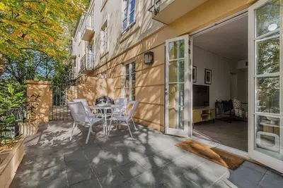 Image de East Melbourne Retreat | Mcg, Pool, Parking & Ac