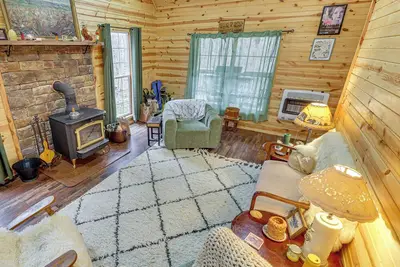 Image de Greenbrier River On-Site! Modern-Rustic Log Cabin