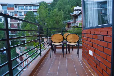Image de Hill Crest Escapes – Luxury 2bhk Apartment with Scenic Mountain View, Kasauli