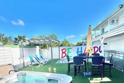 Image de Jacuzzi, Piscine & Vue mer à Baie Orientale