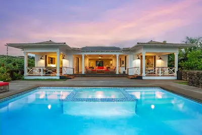 Image de 5br Ocean View Home close to shopping, dining, beaches