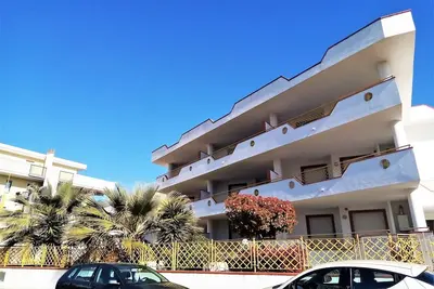 Image de Séjournez dans le confort côtier de la Villa Rosa