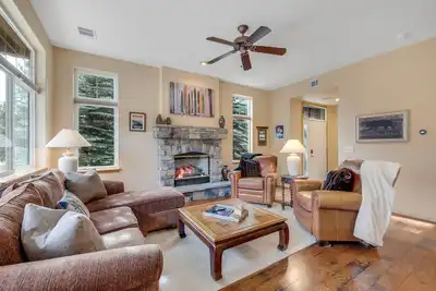 Image de Cozy Riverfront Retreat w/ Private Hot Tub and Ski Access