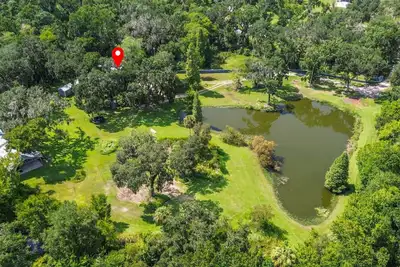 Image de House on 10 Acres, Gated, Private Fishing Pond between Tampa and Disney
