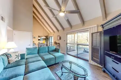 Image de Golf Course Villa 93d - Spacious 2-bedroom, Golf Cart included