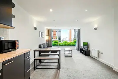 Image de O2 & ExCeL Modern 1-Bedroom Waterfront Flat • Sleeps 4