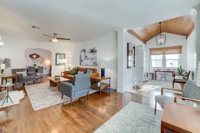 Image de Historic Midtown Tulsa Cottage | Walk to Utica Square!