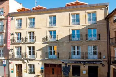 Image de Apartamentos Señorio de Haro 3000