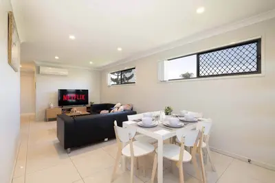 Image de Family Rocklea 3br | Spacious | Ac | 220d3