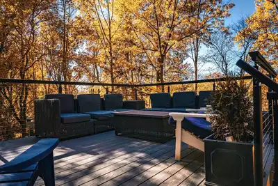 Image de Blitzburg Bungalow:  Beautiful 4-bedroom 15 mins from Pittsburgh