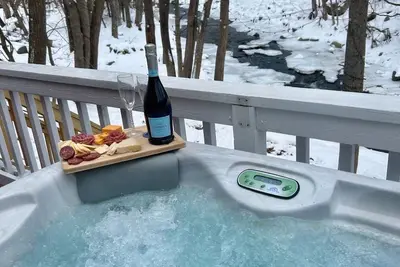 Image de Brookside Retreat mins to mountain & walk to town