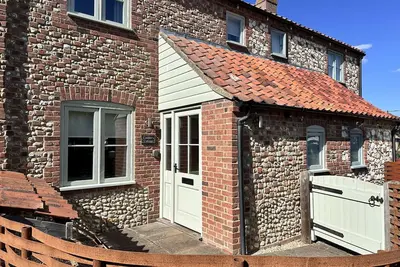 Image de A gorgeously furnished dog friendly cottage, in a peaceful courtyard setting