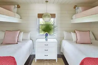 Image de Charming Island Bunkhouse- Walk to Pink Sand Beach w/ Pool Access