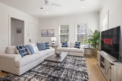 Image de Steps to Beach, Pet-Friendly, Pool, Fast WiFi