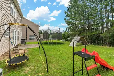 Image de 3-bedroom house in fantastic North Durham with cool Ac and comfort