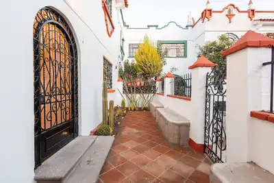 Image de Central House with 4 Bedrooms and Parking