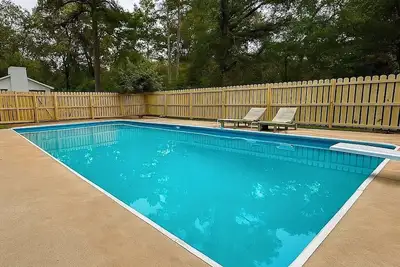 Image de Spacious Lake House with In-Ground Pool, Game Room, Fire Pit, Dock