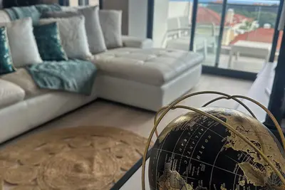 Image de H&F Fort View apartment