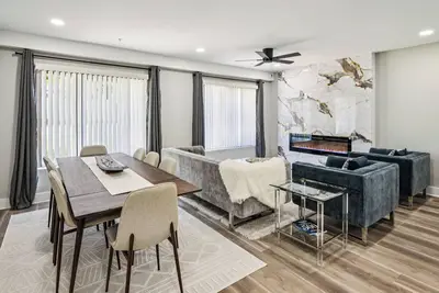 Image de Cozy 2-bedroom apartment in fabulous Tucker and pet friendly.