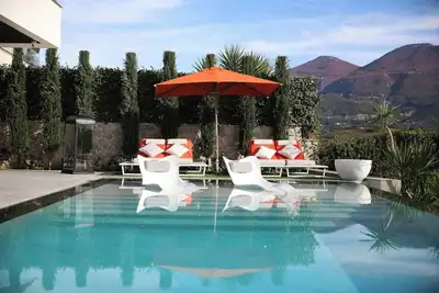 Image de Residence d’Etoiles\nLuxury Villa with Pool, Spa & Lake Views | 8 Min from Blloku