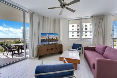 Image de Spacious 1br + Sofa Bed • Balcony & Pool