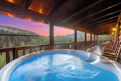 Image de Smoky Mtn Retreat w/ Spa/Game Room/Large Balcony!