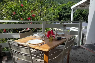 Image de Appartement « Plaisance et Fleurs » avec jacuzzi, cocon au calme.