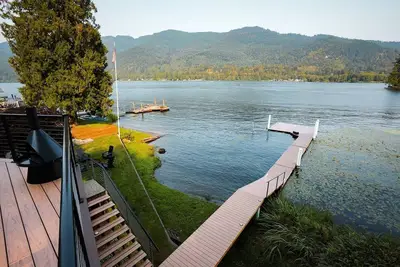 Image de Stillwater Lakehouse -  Waterfront on Lake Samish, Bellingham Wa