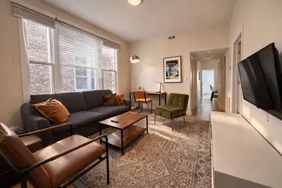 Image de Flexhome Wicker Park • Stylish 2br • Sleeps 6