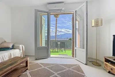 Image de Calvi à pied : terrasse vue mer, 2 chambres, parking privé