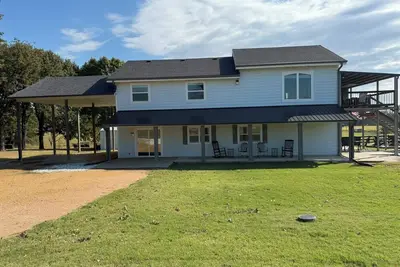 Image de Family Time by the Lake - family vacation, weekend escape, or a holiday retreat